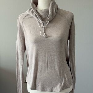 Hollister Light Gray Knit Top XS